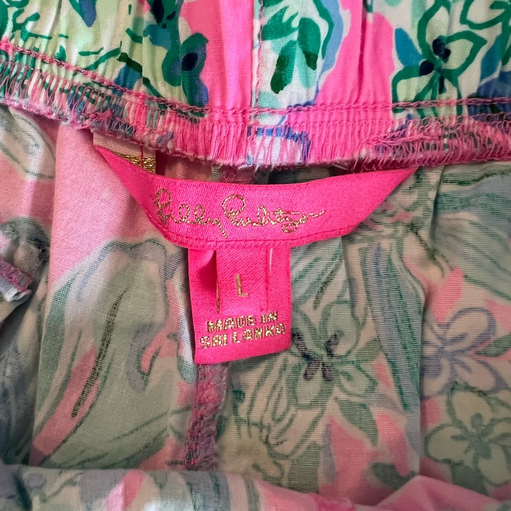 Lilly Pulitzer Shorts Womens Large Blue Pink Green Ocean View Floral shorts - Picture 2 of 3
